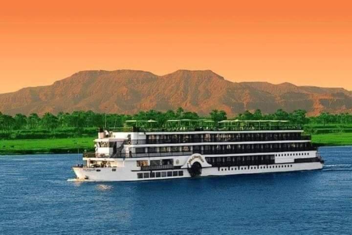 Nile Youth Hotel Luxor Ngoại thất bức ảnh